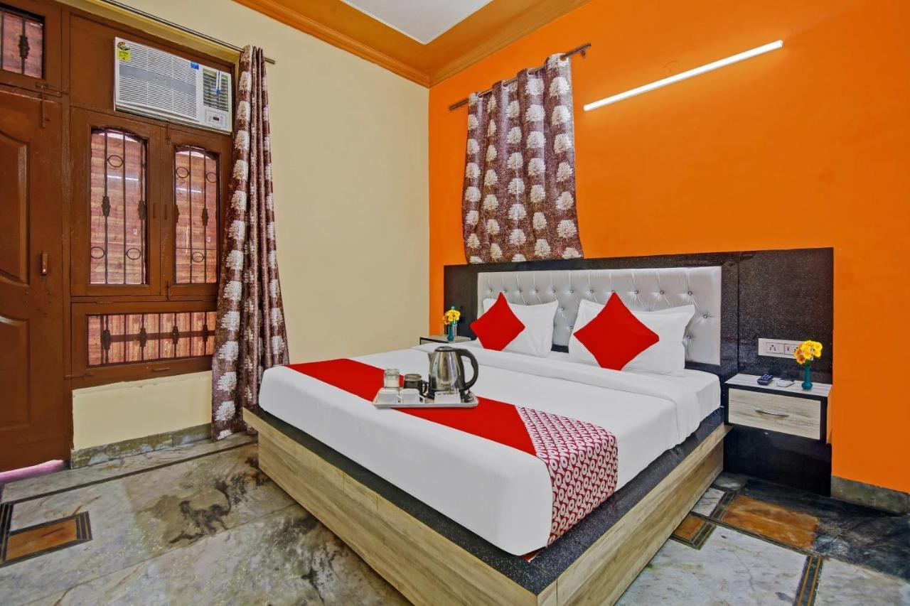 Oyo Galaxy Plaza Hotell Ghaziabad Exteriör bild
