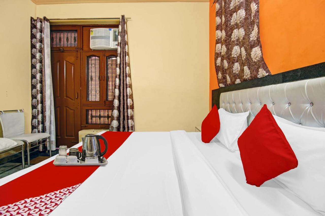 Oyo Galaxy Plaza Hotell Ghaziabad Exteriör bild